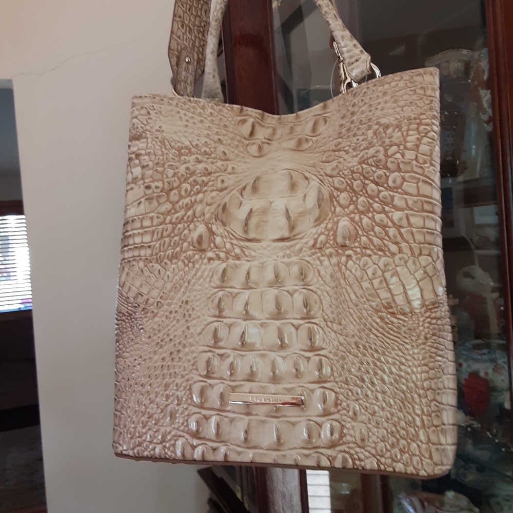 BRAHMIN AMELIA BUCKET BAG #115